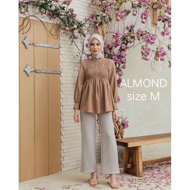READY : ELLIE BLOUSE ALMOND SIZE M by Wearing Klamby
