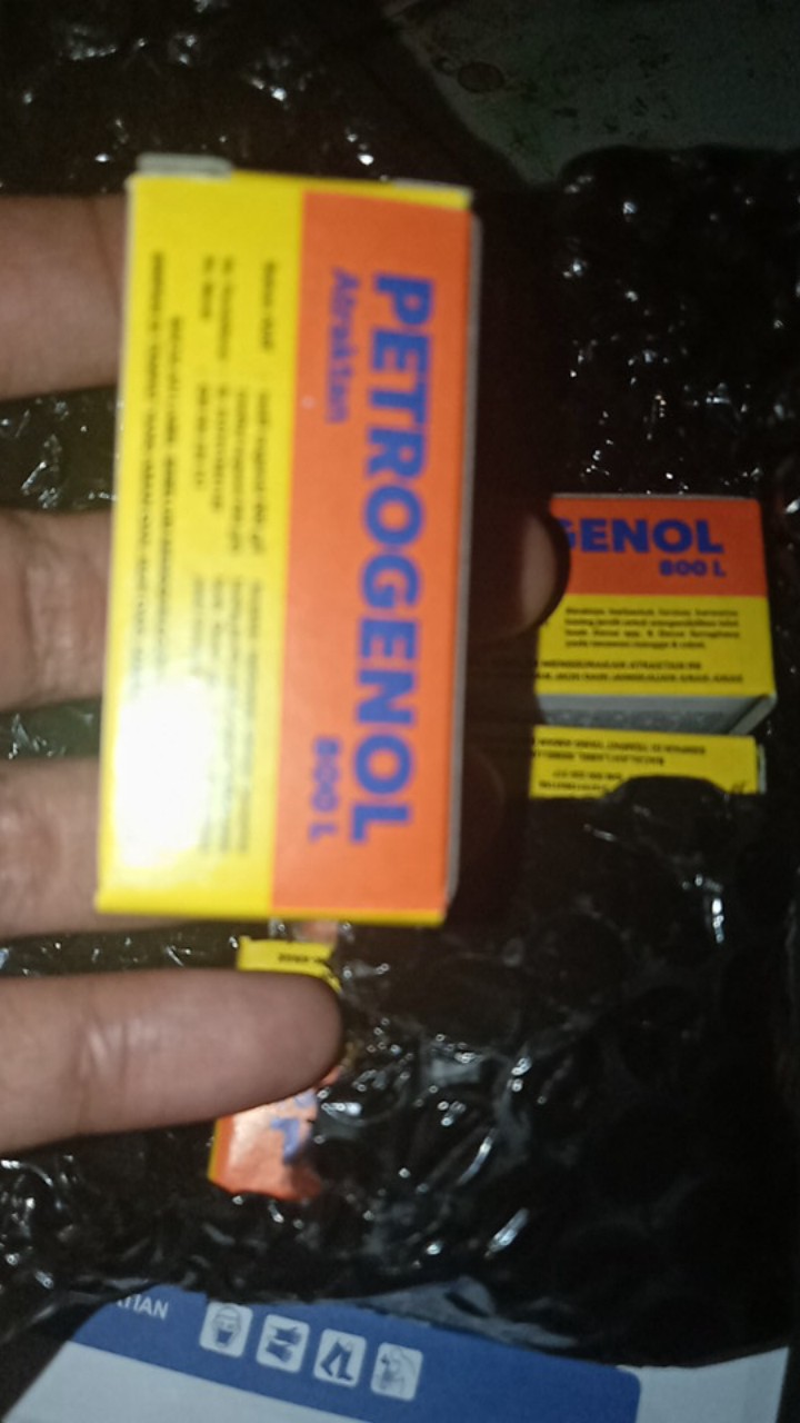 Petrogenol Atraktan 800l Isi / Volume 5 Ml Obat Perangkap Lalat Buah