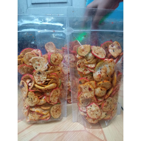 

kerupuk seblak kering pedas (original) dan daun jeruk