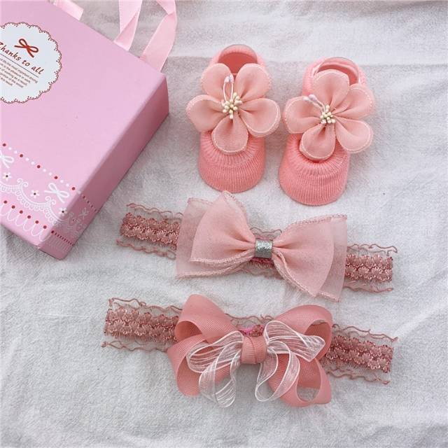 Kado Bayi Baru Lahir Hampers Newborn Bandana Kaos Kaki Bayi Lucu / Giftset Bandana Kaos Kaki Newborn-3