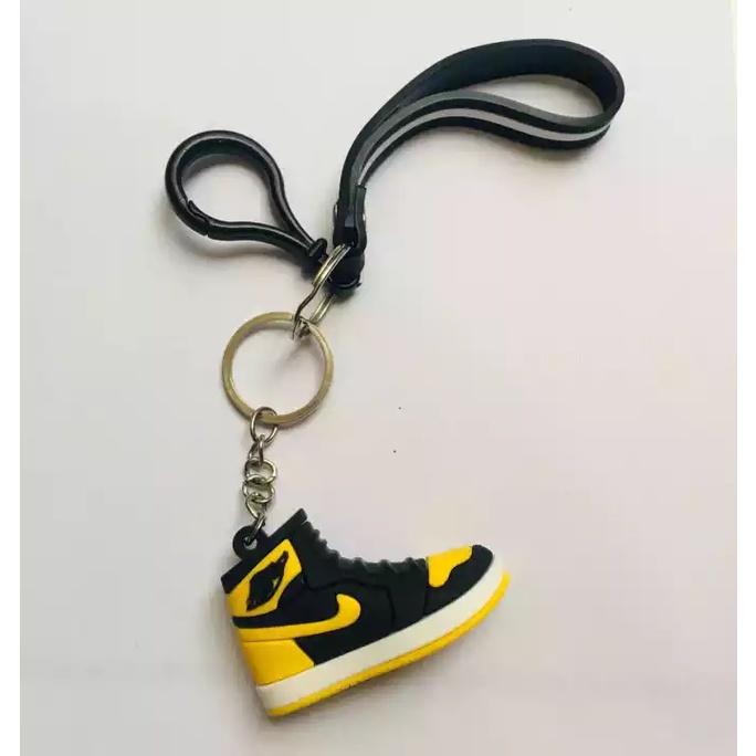 Gantungan Kunci Sepatu Nike Air Jordan  Souvenir 3D Sneakers Keychain Unik Pernikahan Ganci