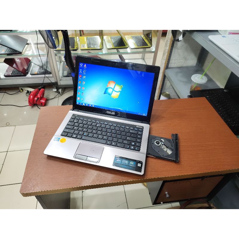 Laptop Asus RAM 4GB SSD 128GB Siap pakai 14inch zoom kerja kuliah sangat rekomen