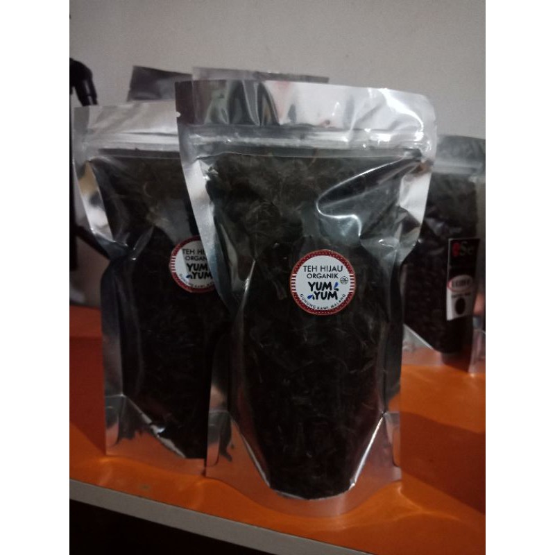 

Daun teh hijau organik
