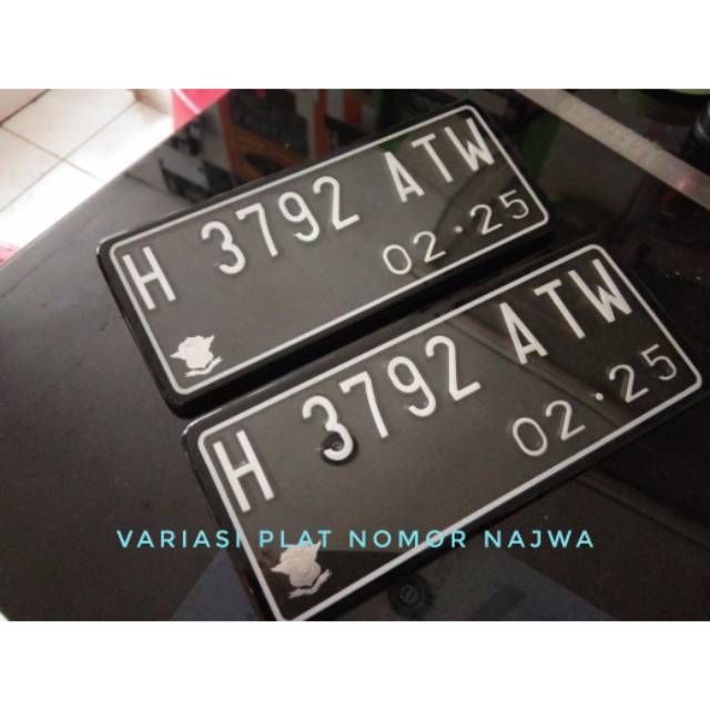 Plat Nomor motor akrilik cembung tanpa LED