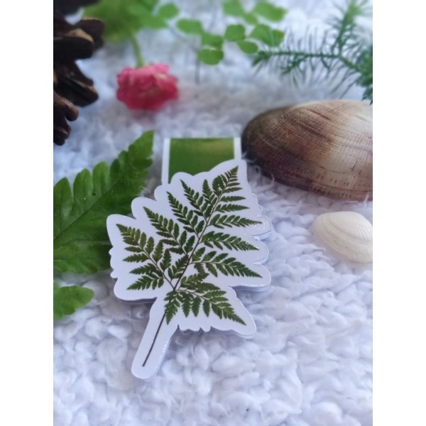 

Magnetic Bookmark - Leatherleaf