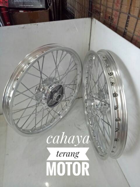 Velg paketan Jupiter MX new 135