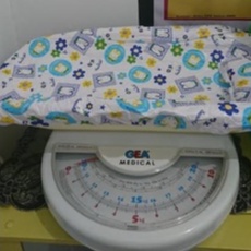 SARUNG TIMBANGAN BAYI / ALAS TIMBANGAN BAYI