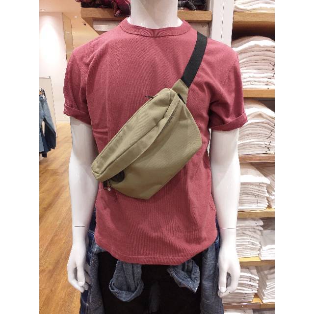 uniqlo sling