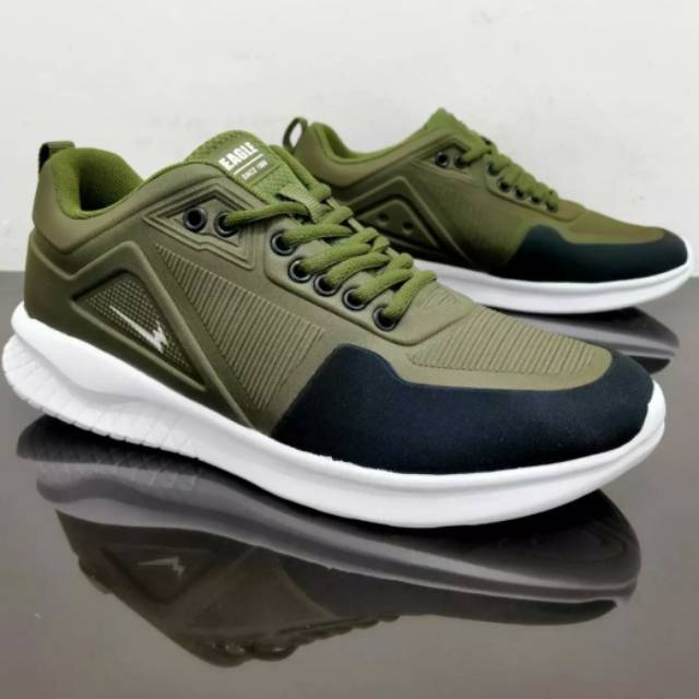 Sepatu running eagle