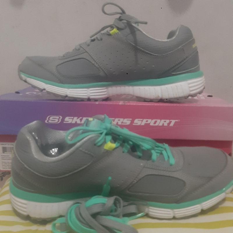 Sepatu Lari Skechers PRELOVED