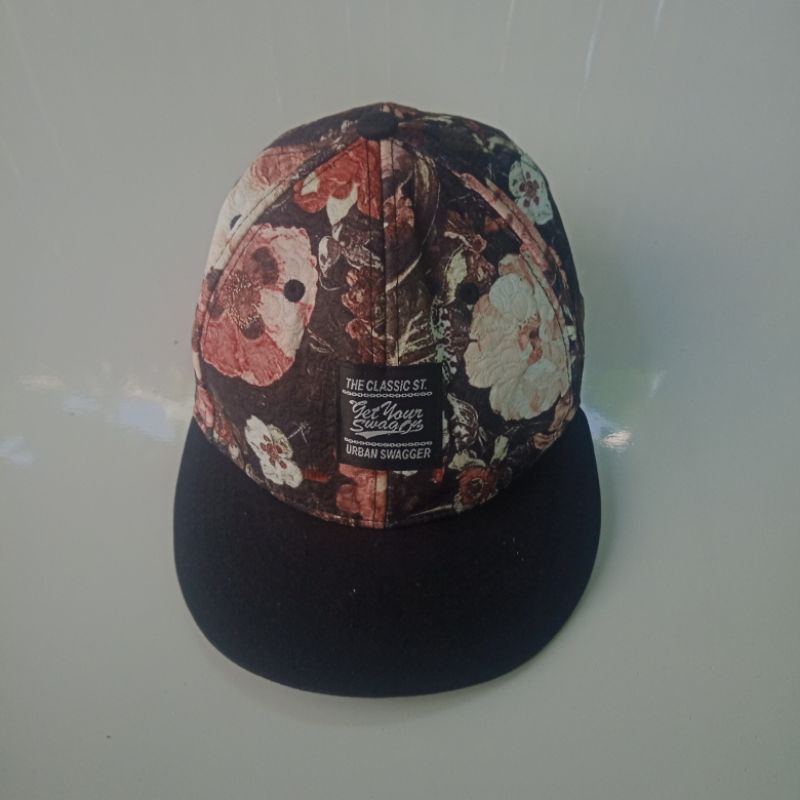 topi urban swagger second
