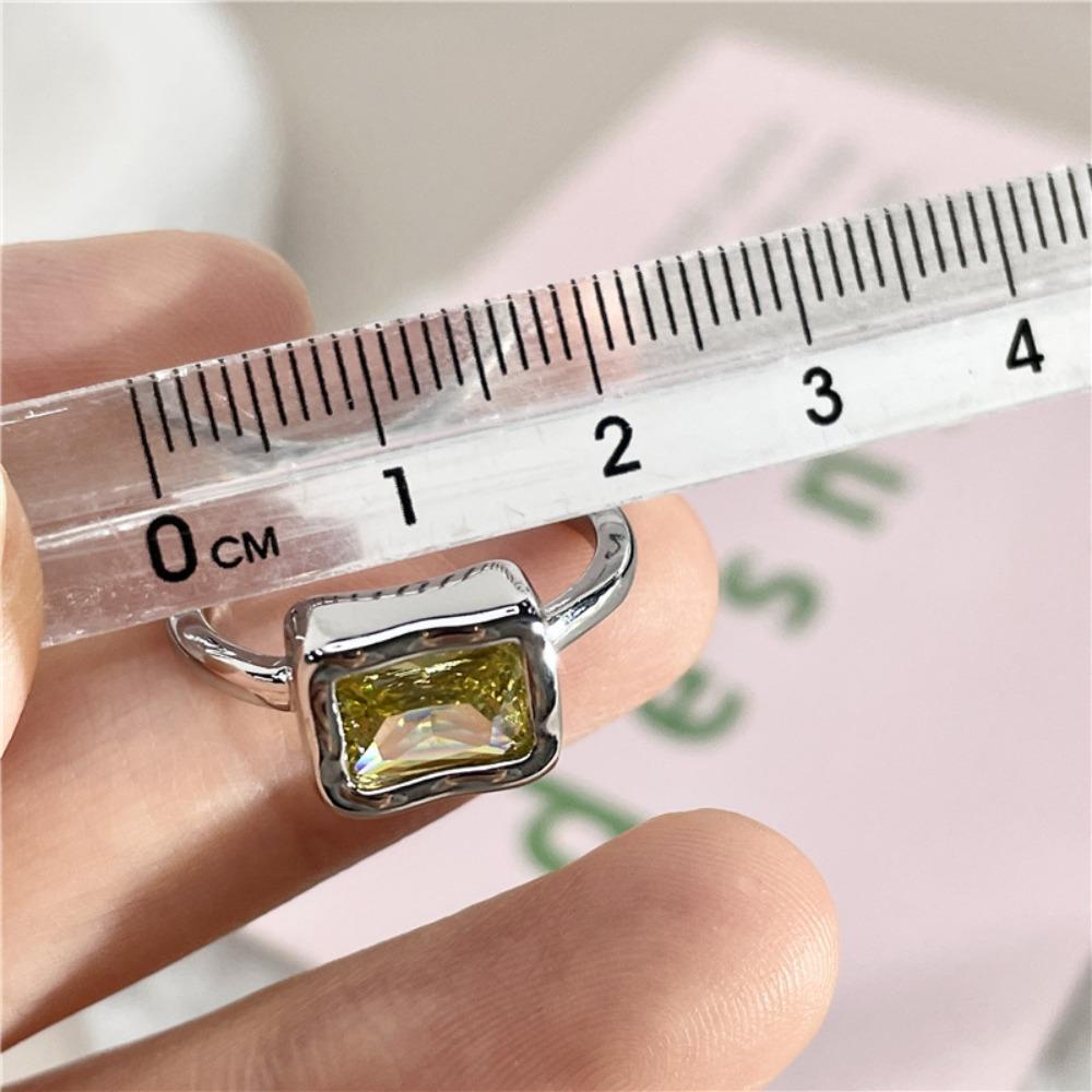 Mxbeauty Hijau Zirkon Cincin Trendi Retro Kualitas Tinggi Wanita Bertatahkan Perempuan Square Ladies Simple Fashion Aksesoris