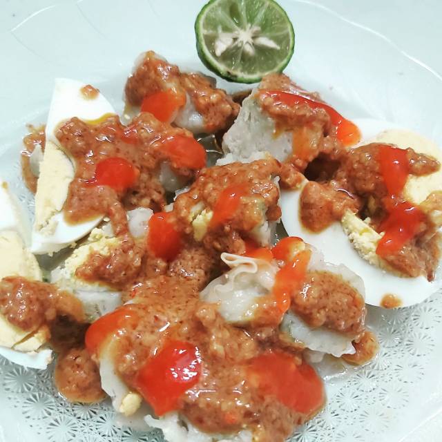

Siomay ikan bumbu kacang