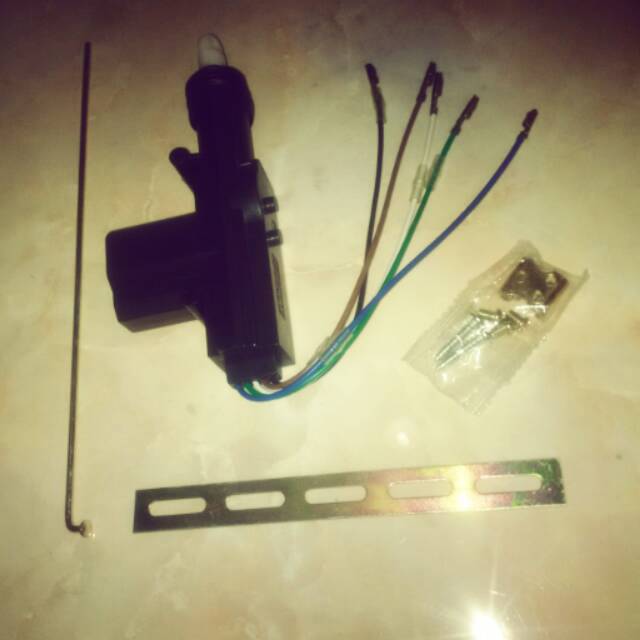 Induk/ Anak Central / Sentral Lock (pistol) Kabel 5. komplit. Supir