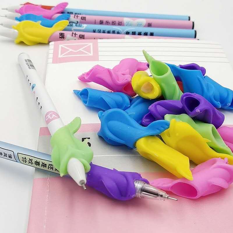 20 Pcs / set Holder Pena Pensil Bahan Silikon Bentuk Lumba-Lumba Untuk Anak Belajar Menulis