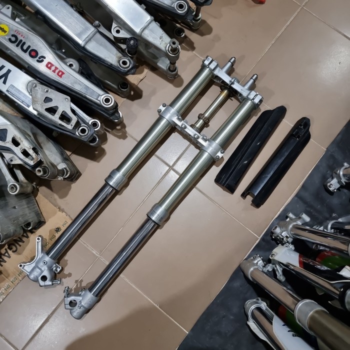 {ElvinaStore} shock depan usd Yamaha YZ 125cc - Tidak Berkualitas