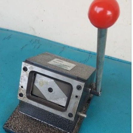 

Mesin Plong Idcard Pemotong Pembolong Pvc Vtec V-tec Punch Id Card Name Card Pvc Cutt Cutter