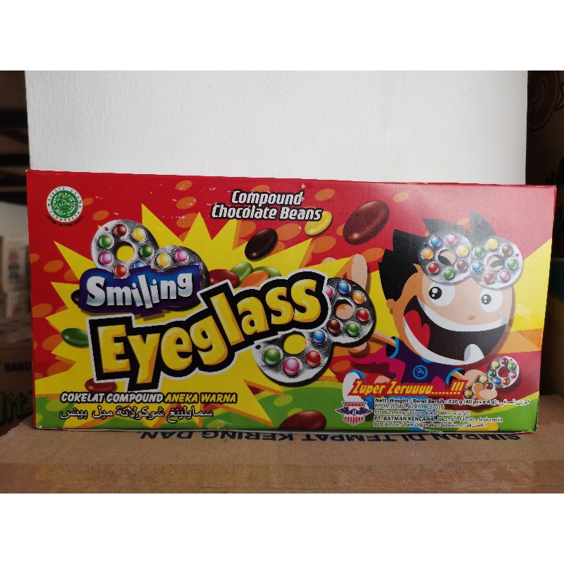 

Smilling eyeglass