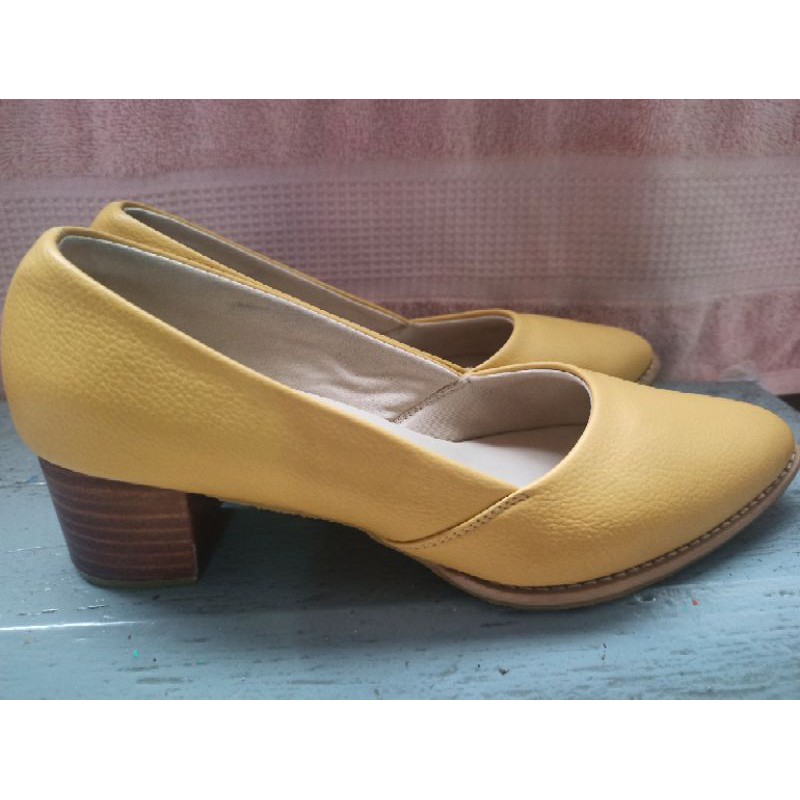 Sepatu Khakikakiku Hanna Yellow size 39