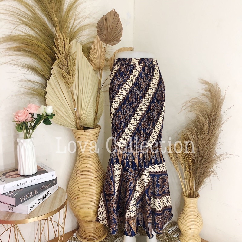 ROK BATIK DUYUNG PLISKET-Tumpal Hitam