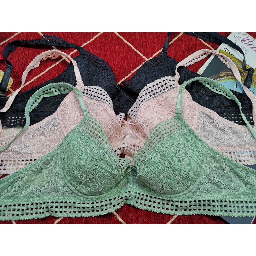 Bra -  Bh wanita 8513 busa tipis , ada kawat kain lembut size 32-36