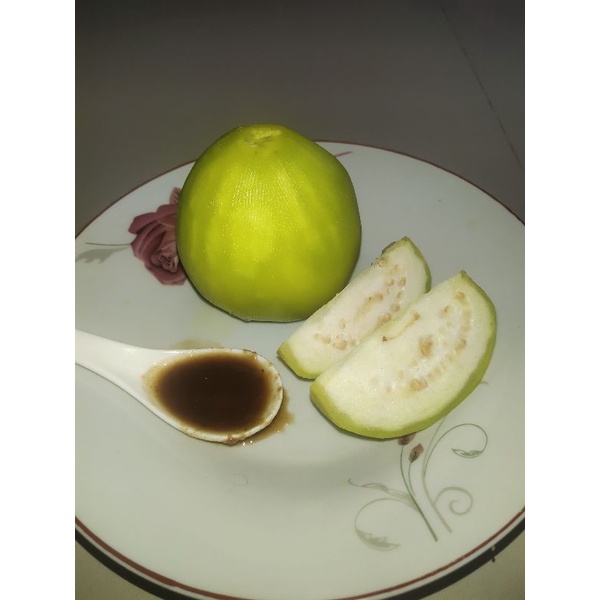 

Jambu klutuk manisan + bumbu rujak