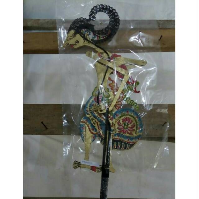 

WAYANG KULIT SEKUNTREM 72CM