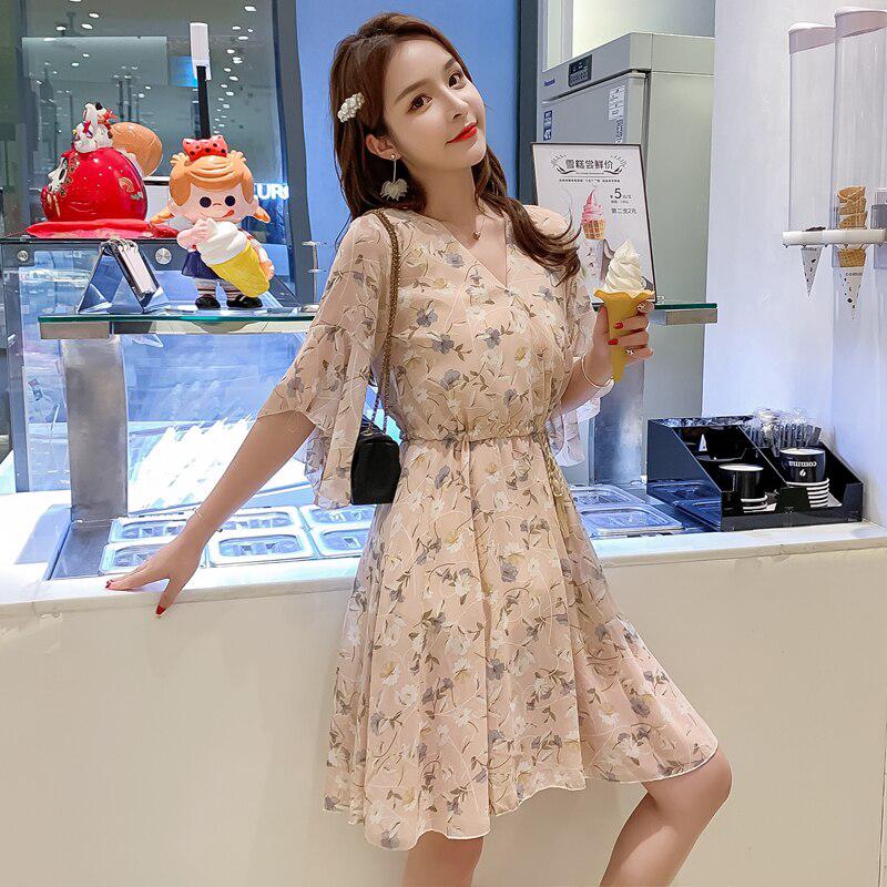 Dress Model A-Line V-Neck Lengan Flare Pinggang Karet