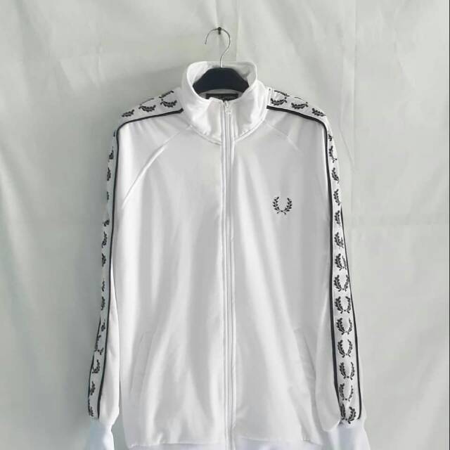 harga hoodie fred perry