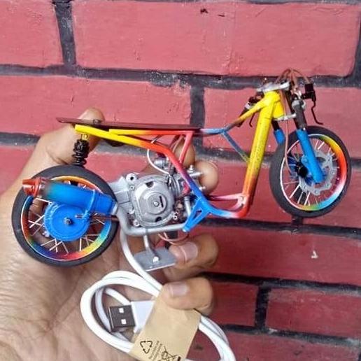 miniatur MIO Drag handmade