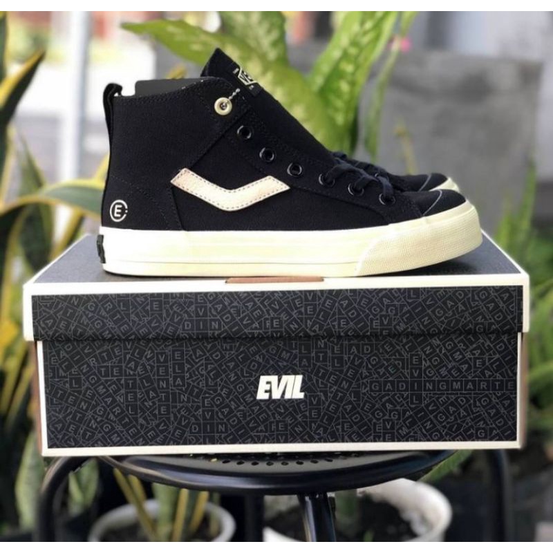 VENTELA EVIL X PAPA GADING HC