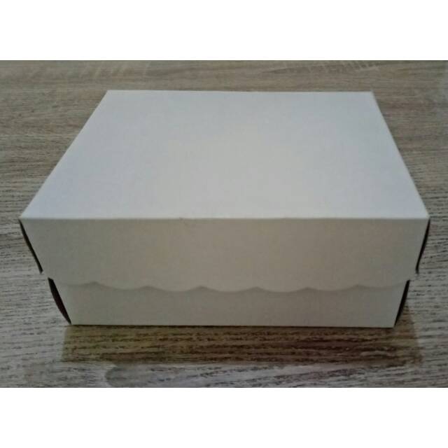 

Dus Kue R3A Polos Putih / Kotak Kue R3A Polos Putih ( 10 Lembar )