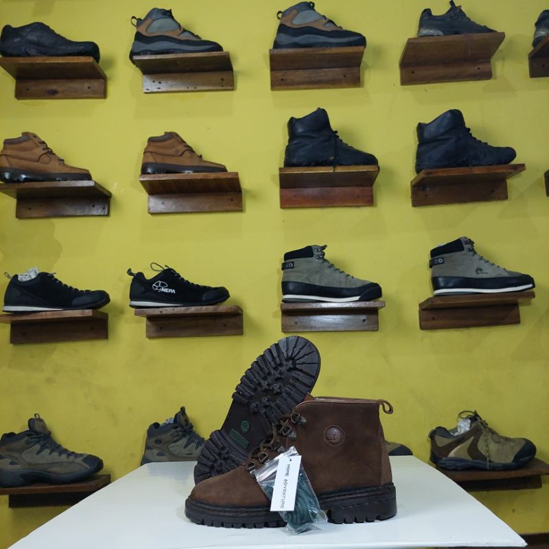 SEPATU OUTDOOR SECOND TIMBERLAND SZ 39 + BONUS TALI SEPATU GUNUNG