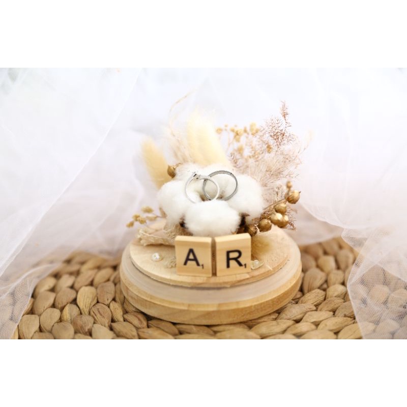 tempat cincin glass dome kayu