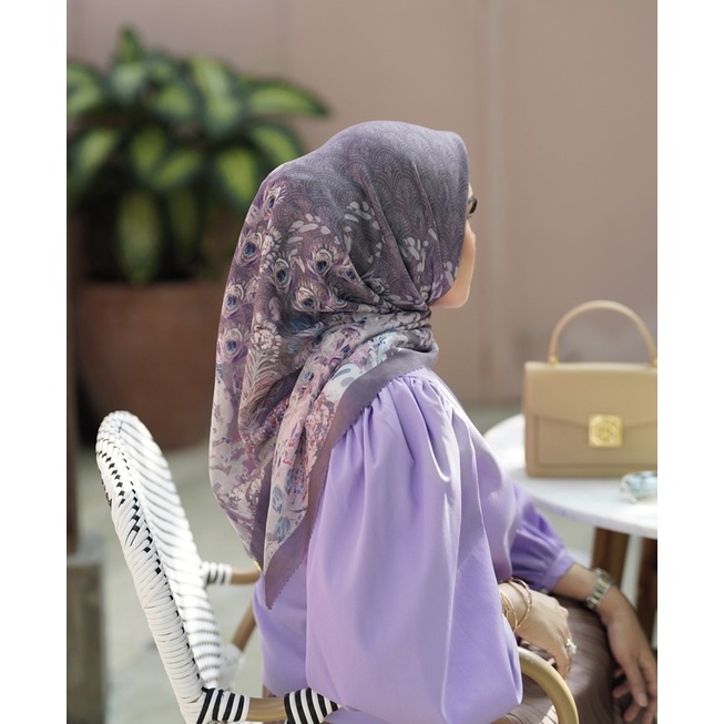 buttonscarves Ederra Series Viola