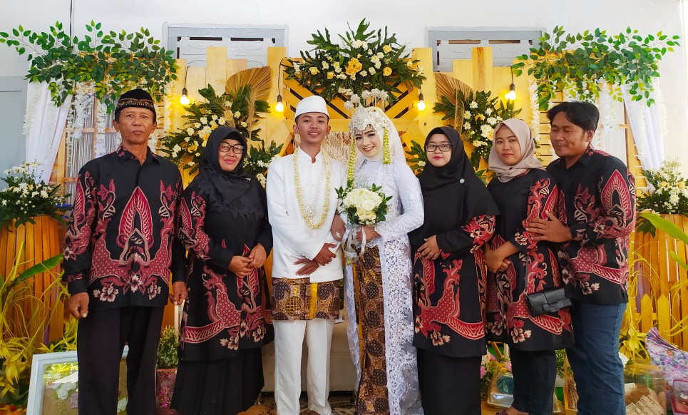 Terlaris Serut Genes Jelita Tunic Navbor Yelbor Whitbor Creambor Tunik Batik Modern Hrb030 Dolbi Dob