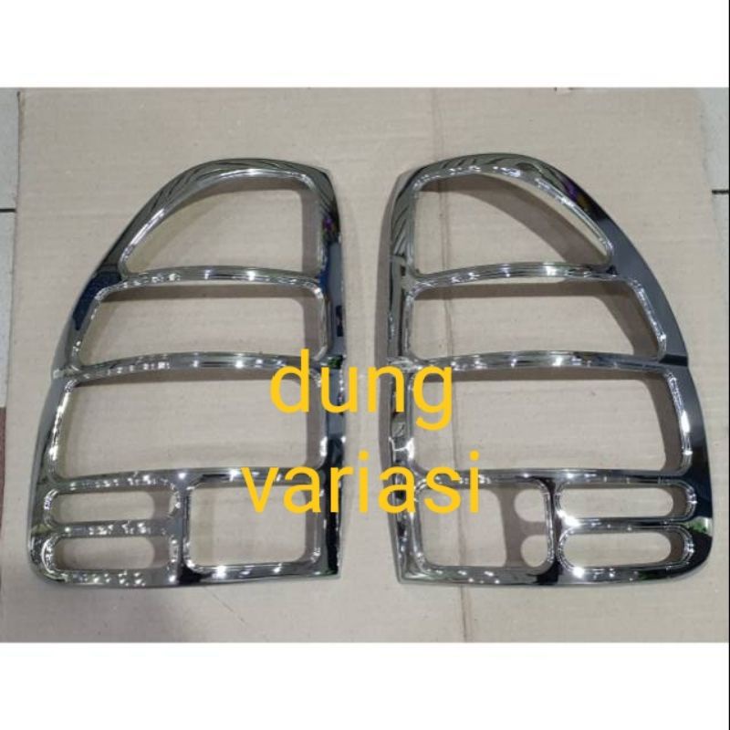 garnish lampu belakang Isuzu panther new chrome
