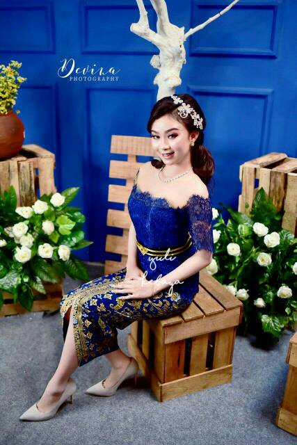 Kebaya Bali Sabrina Biru BCA