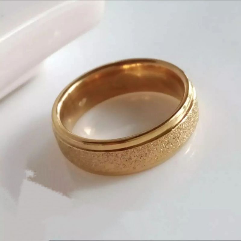 cincin titanium asli anti luntur (M1), cincin couple pasangan tunangan, cincin perhiasan mirip mas asli perhiasan berlapis emas 24 k