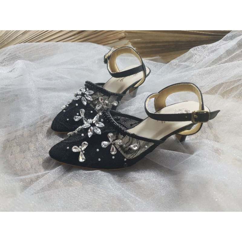 sepatu wedding hitam sepatu wanita yuna