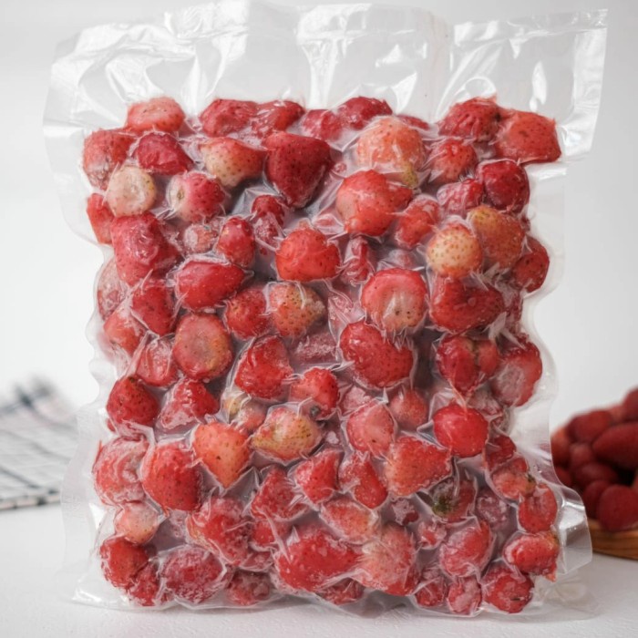 

Go Send / Strawberry Frozen Beku LOKAL 1 kg