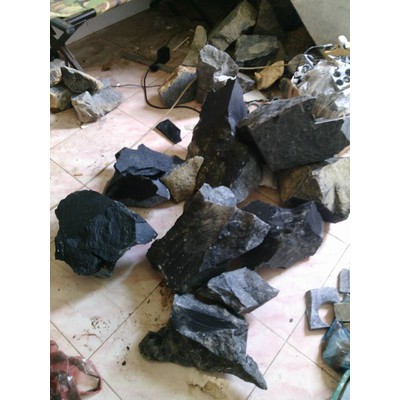 Bahan/Rough Black Jade Aceh Tembus dan Nempel Magnet