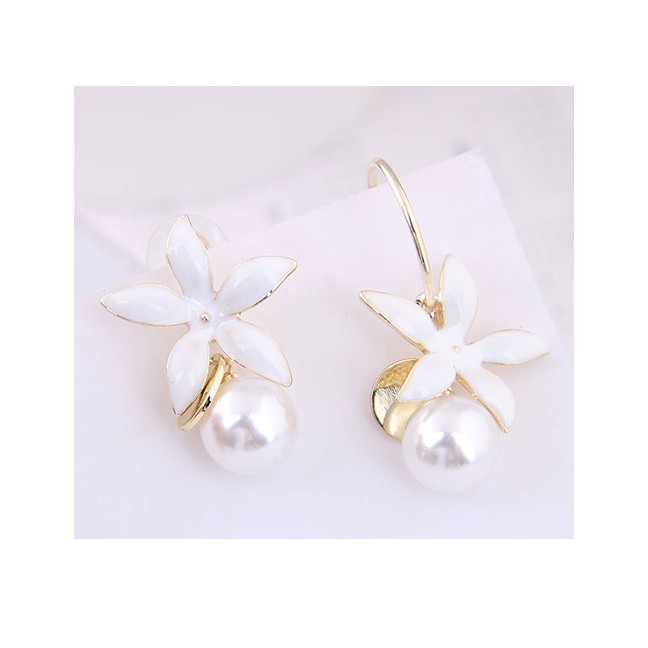 LRC Anting Tusuk Fashion Gold 925 Silver Needle Flower Pearl Asymmetric Earrings A58437