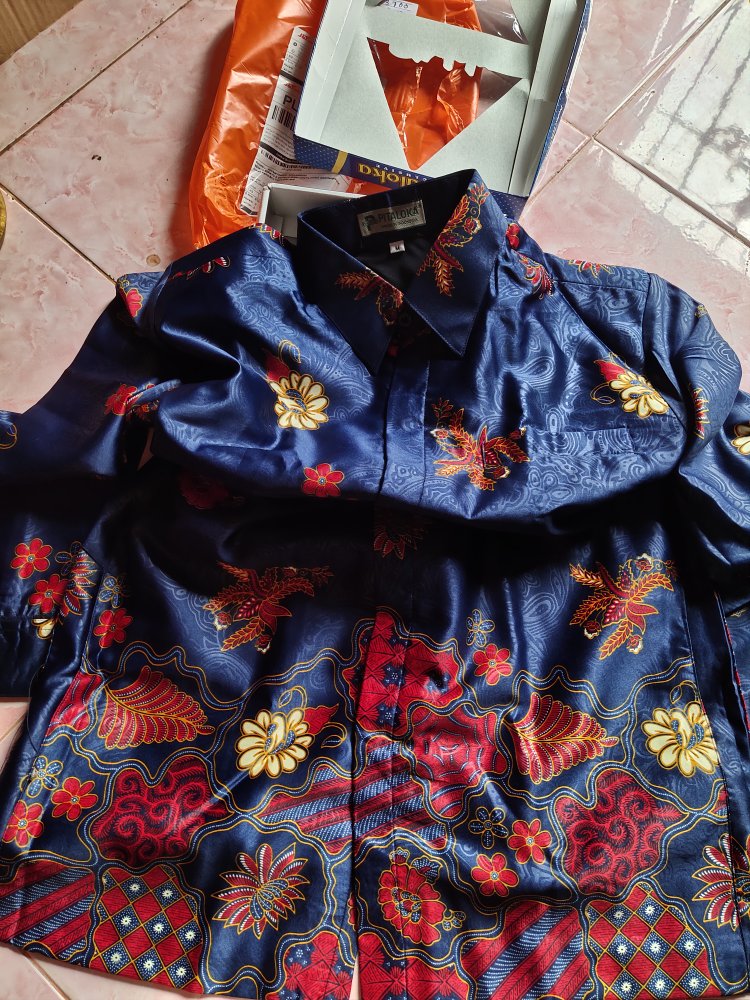 Kemeja Batik Pria Semi Sutra Emboz Exclusive Puring Istimewa Bahu Pakai Busa