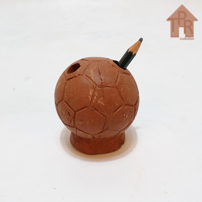 Prakarya - Tanah Liat Tempat Pensil Bola