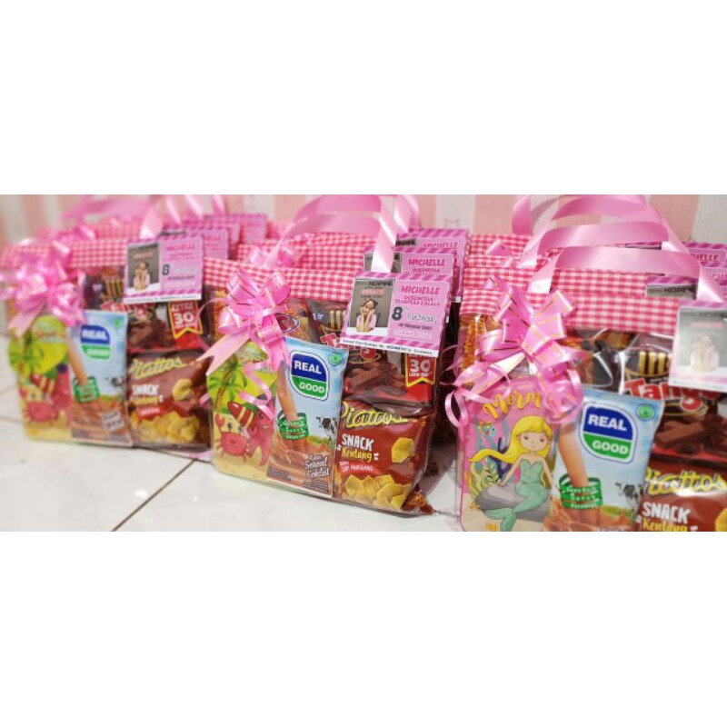 

Snack plus souvenir tepak makan (11rb)