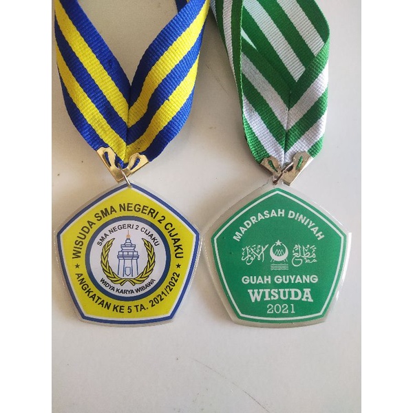 

MEDALI AKRILIK RESIN BENING