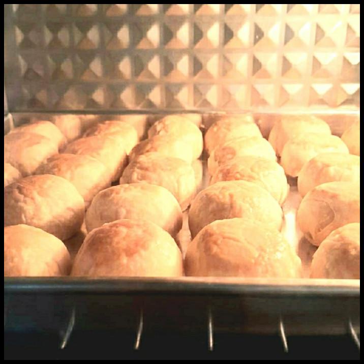 

Bakpia Coklat Tolitolino Kue Pia Enak Lezat Toples Isi 10