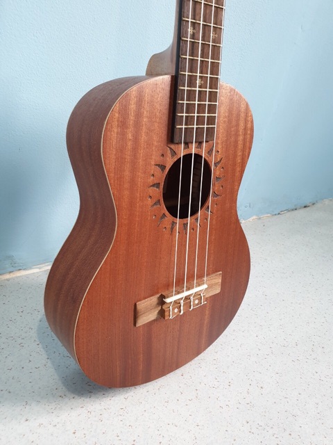 Ukulele Tenor Merk Cowboy Original Tipe UK-25 NS Ukuran 25 Inch Ukir Coklat Tua Murah Jakarta