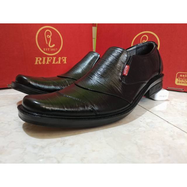 Sepatu pantofel pria formal kulit asli elegan